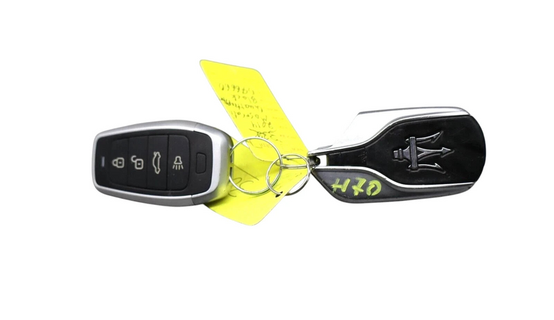 Load image into Gallery viewer, 14-20 Maserati Quattroporte Smart Key Fob 4 Button Remote 670019938 Oem