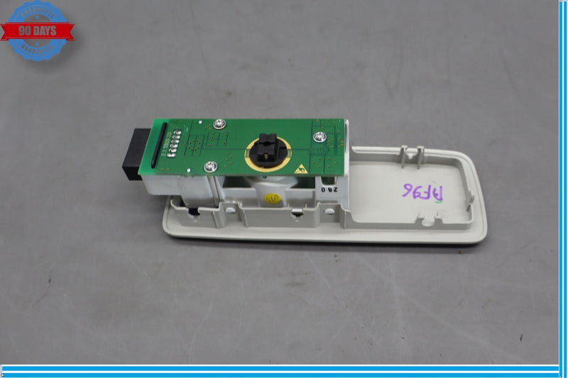 Load image into Gallery viewer, 11-14 Volkswagen VW Touareg Rear Right Passenger Side Interior Dome Light Oem