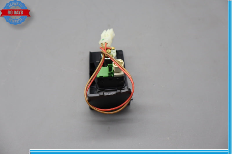 Load image into Gallery viewer, 09-15 BMW 750Li 750Li xDrive Auxiliary Aux In Audio Socket Port Plug Unit Oem