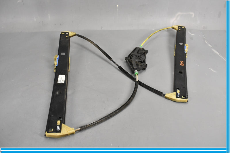 Load image into Gallery viewer, 09-12 Audi A4 Wagon Front Right Side Door Window Regulator W/o Motor Oem