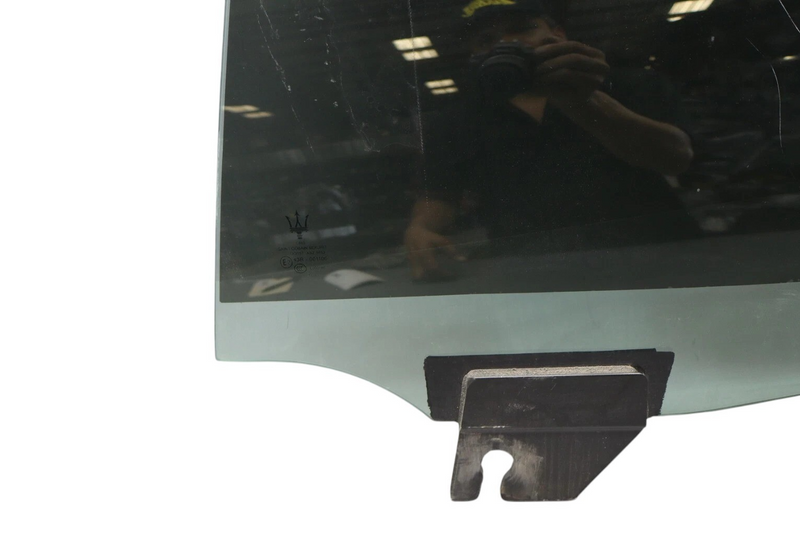 Load image into Gallery viewer, 14-22 Maserati Ghibli M157 Rear Left Side Door Window Auto Glass 670038124 Oem