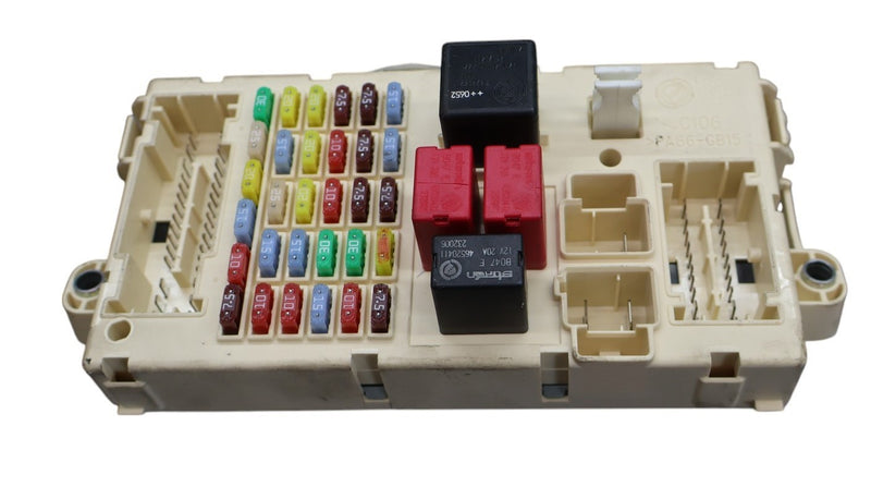 Load image into Gallery viewer, 03-19 Maserati Quattroporte M139 GranTurismo M145 Front Relay Fuse Box Oem