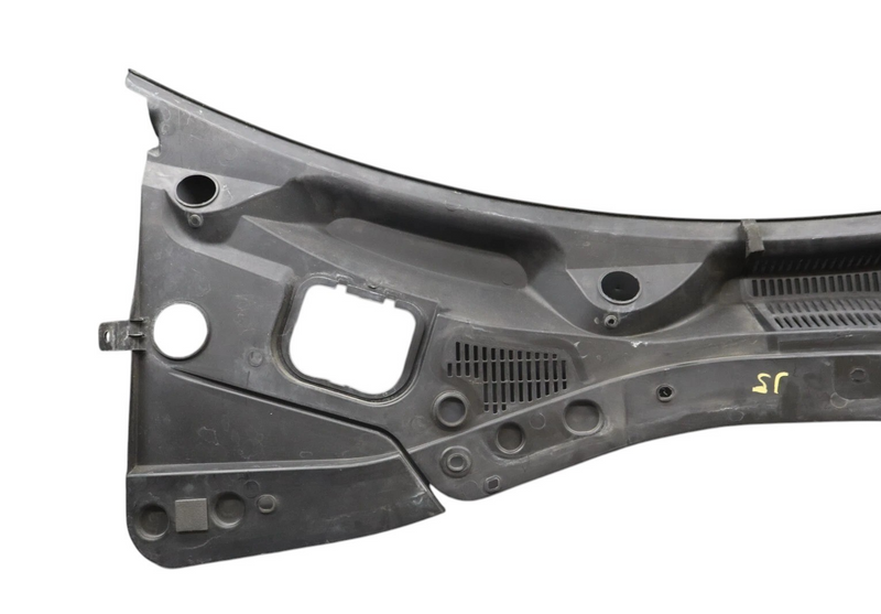 Load image into Gallery viewer, 14-17 Maserati Ghibli M157 Windshield Wiper Cowl Panel Trim Cover Panel Oem