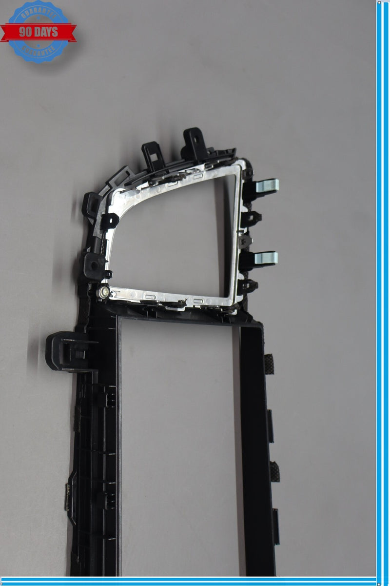 Load image into Gallery viewer, 15-20 Hyundai Genesis G80 Center Dash Air Vent Screen Trim Bezel 84743B1000 Oem
