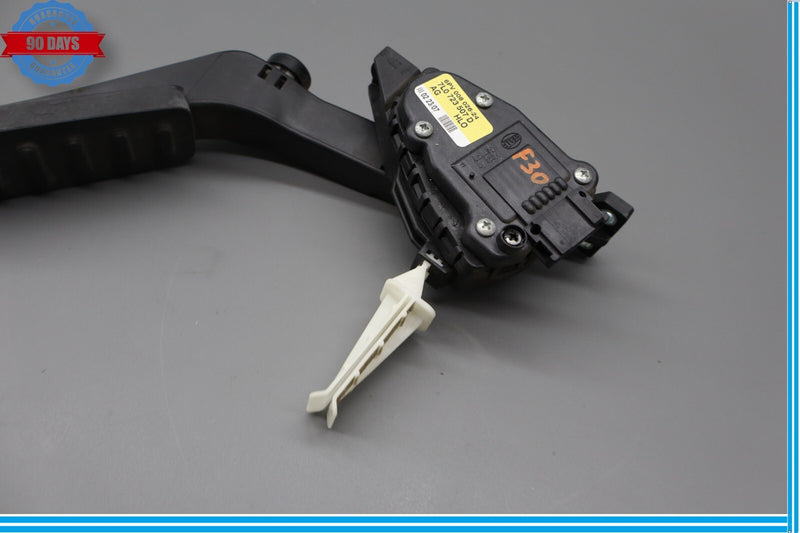 Load image into Gallery viewer, 03-10 Porsche Cayenne S 955 957 958 Gas Throttle Accelerator Pedal 7L0723507 Oem