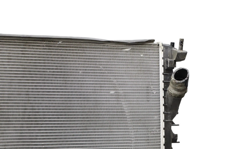 Load image into Gallery viewer, 14-22 Maserati Ghibli Engine Coolant Cooling Water Radiator 670038340 OEM