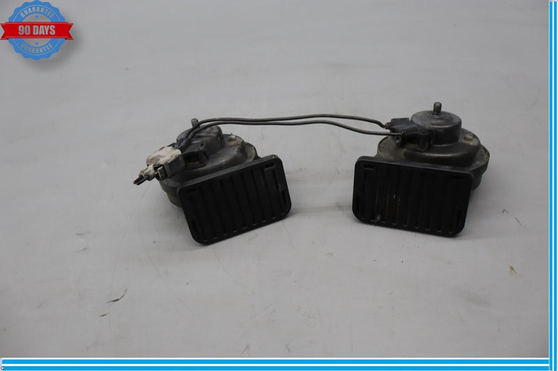Load image into Gallery viewer, 10-18 Jaguar X351 XJ XJL Left and Right Low and High Tone Signal Horn Set Oem