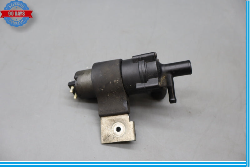 Load image into Gallery viewer, 03-08 Mercedes R230 SL500 Aux Auxiliary Coolant Water Pump Oem