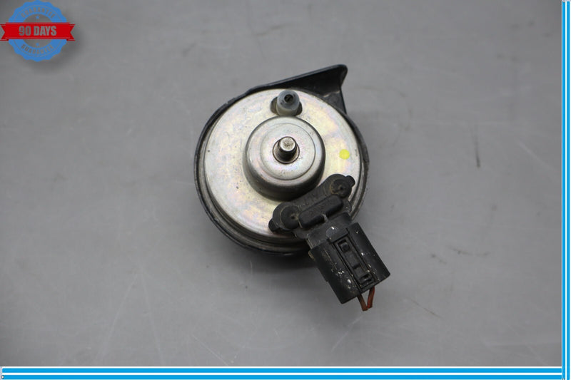 Load image into Gallery viewer, 09-15 BMW 750i 740i Right Side Low Tone Note Horn Signal Oem
