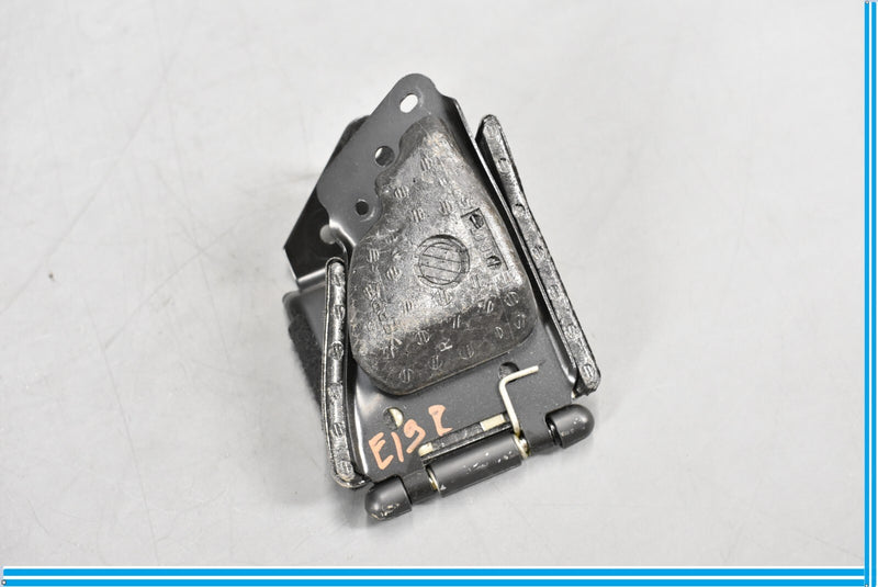 Load image into Gallery viewer, 2008 Volvo C70 Right Side Upper C Pillar Hinge Oem
