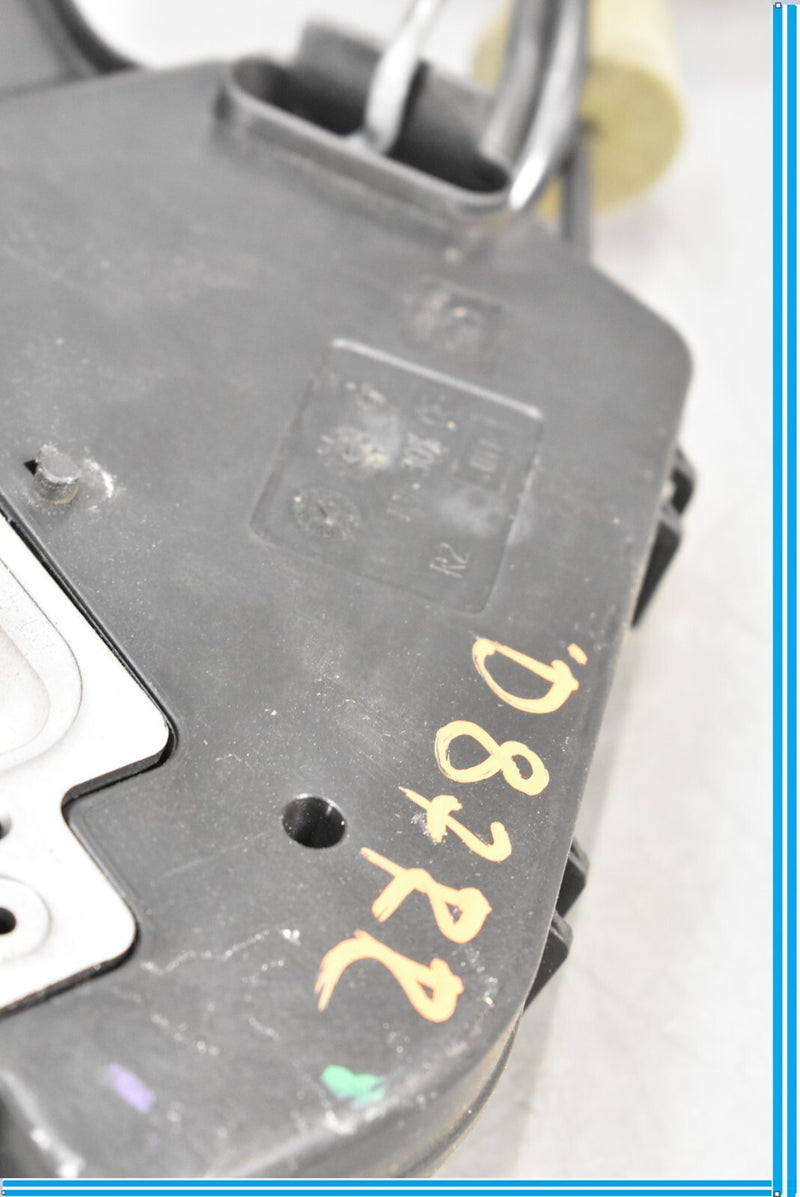 Load image into Gallery viewer, 06-11 Mercedes CLS550 W219 Rear Right Passenger Side Exterior Door Lock Oem