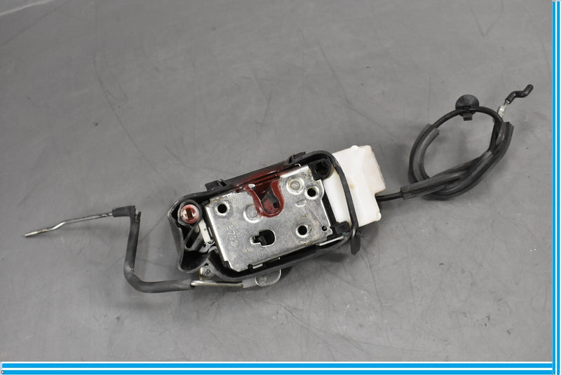 Load image into Gallery viewer, 04-13 Maserati Quattroporte Front Right Passenger Side Lock Latch Actuator Oem