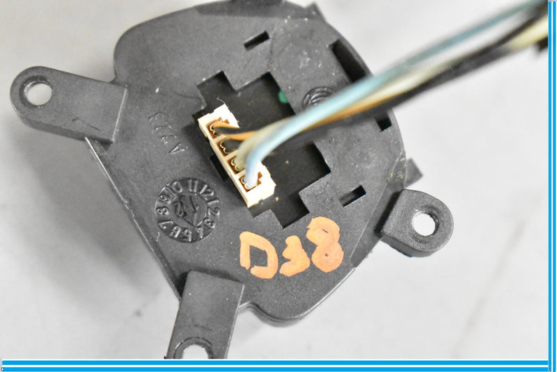 Load image into Gallery viewer, 09-13 Maserati Quattroporte M139 Emergency Flasher Hazard Control Switch Oem