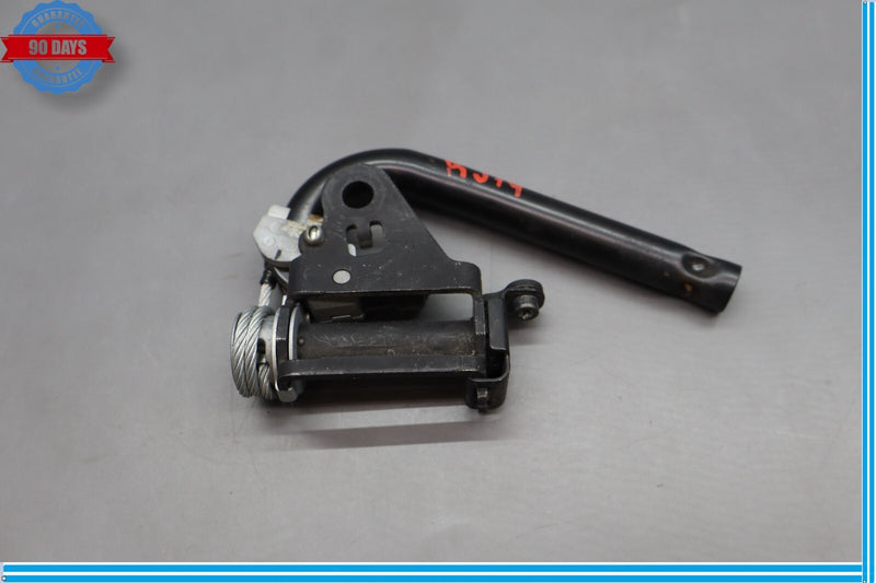 Load image into Gallery viewer, 12-19 Mercedes GL450 GL550 Front Right Seatbelt Retractor Anchor Fitting Oem