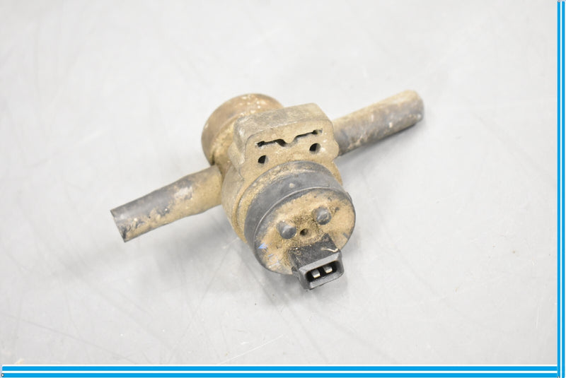 Load image into Gallery viewer, 94-02 Mercedes SL320 SL500 Vapor Canister Purge Valve Unit Oem