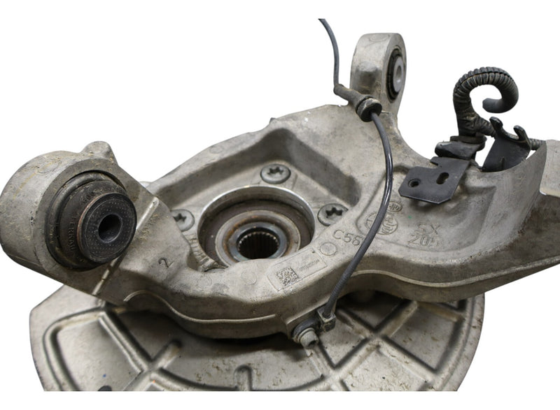 Load image into Gallery viewer, 17-23 Alfa Romeo Giulia 952 Rear Right Side Wheel Spindle Knuckle & Hub Oem