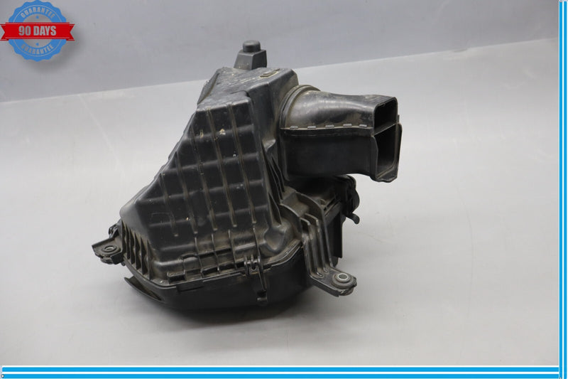 Load image into Gallery viewer, 15-19 Hyundai Genesis G80 Front Left Driver Side Air Intake Filter Box Oem