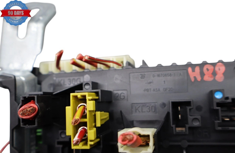 Load image into Gallery viewer, 10-18 Mercedes W218 CLS550 E350 E400 Rear SAM Fuse Box Relay Control Oem