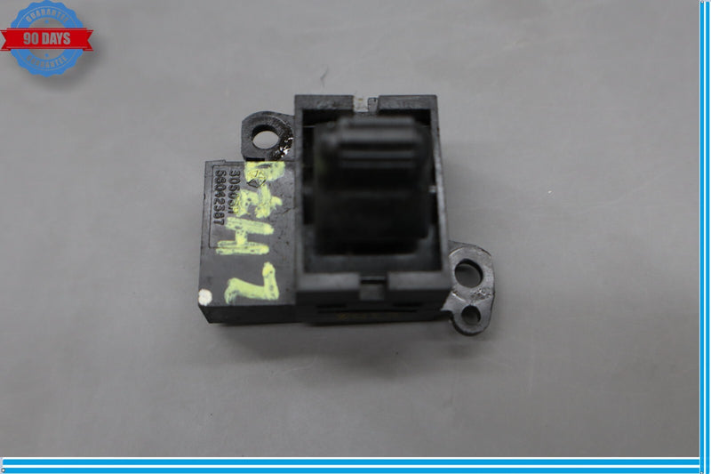 Load image into Gallery viewer, 14-19 Maserati Ghibli Quattroporte Front Left Side Seat Switch Control Oem