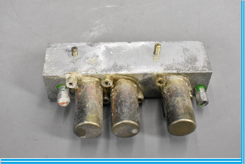 Load image into Gallery viewer, 90-02 Mercedes R129 SL320 Left Driver Side Convertible Top Hydraulic Valve Oem