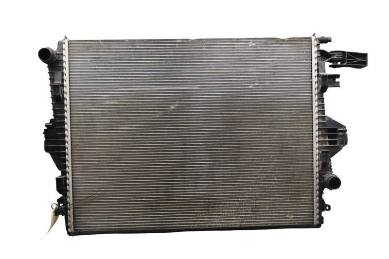 Load image into Gallery viewer, 11-17 Volkswagen Touareg Engine Water Cooling Radiator Assembly 7P0121253 Oem