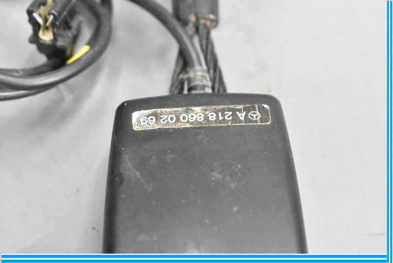 Load image into Gallery viewer, 12-18 Mercedes CLS550 W218 Front Left Driver Side Seat Belt Buckle Oem