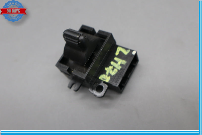 Load image into Gallery viewer, 14-19 Maserati Ghibli Quattroporte Front Left Side Seat Switch Control Oem