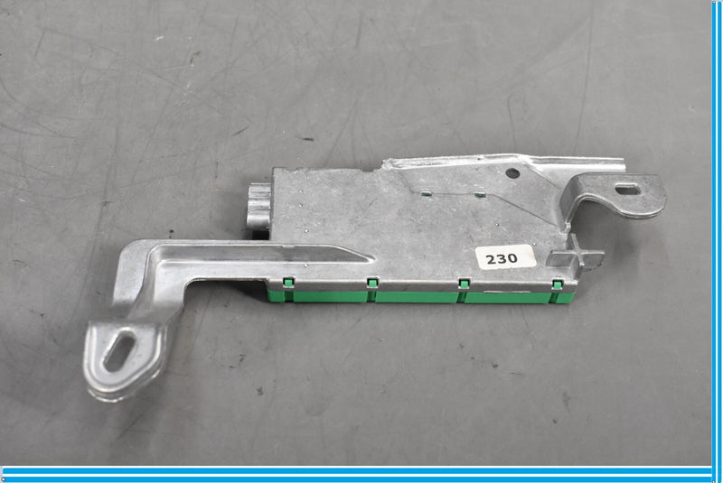 Load image into Gallery viewer, 03-09 Mercedes CLS550 E550 W219 Rear Right Amplifier Antenna Control ECU Oem