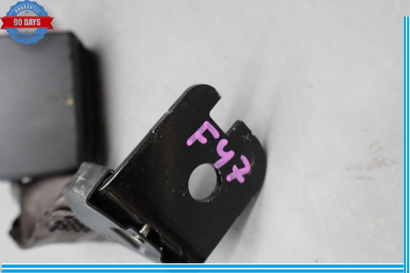 Load image into Gallery viewer, 10-15 Jaguar X351 XJ XJL Rear Center Seat Belt Buckle Oem