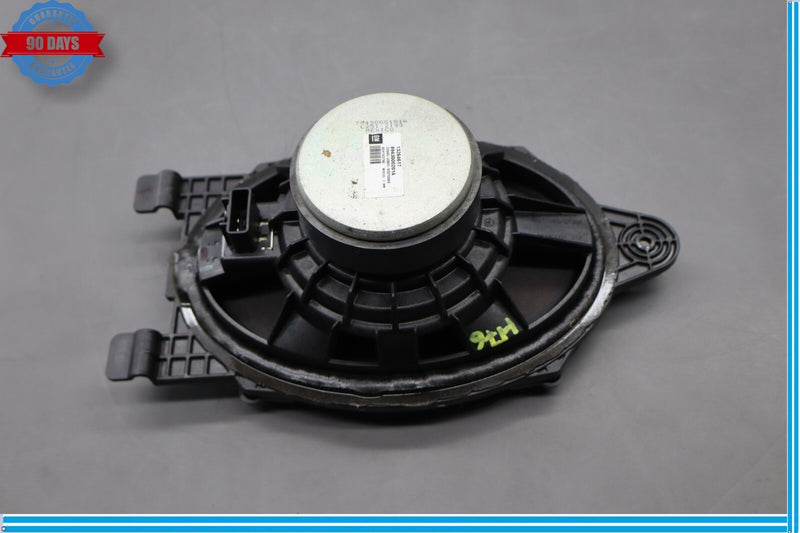 Load image into Gallery viewer, 10-13 Buick Lacrosse CXL Left Or Right Side Inner Package Tray Sound Speaker Oem