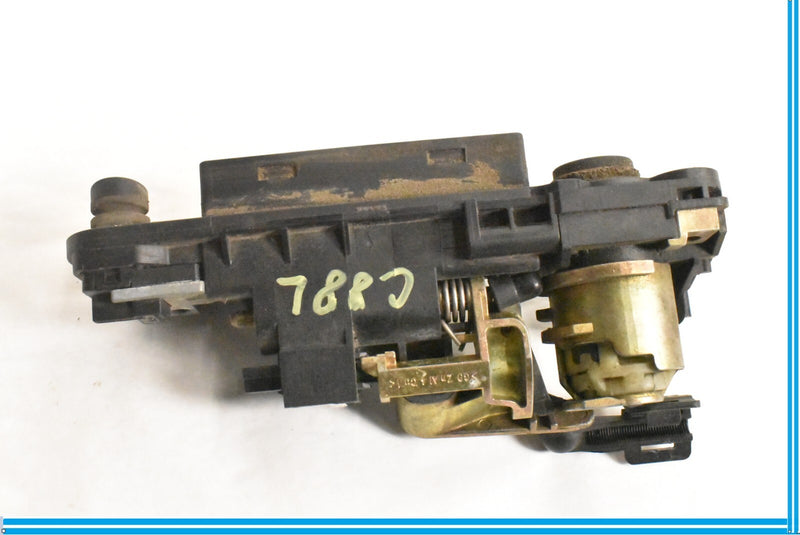 Load image into Gallery viewer, 03-06 Mercedes R230 SL500 SL55 AMG Rear Trunk Lid Lock Latch Handle w/o Key OEM