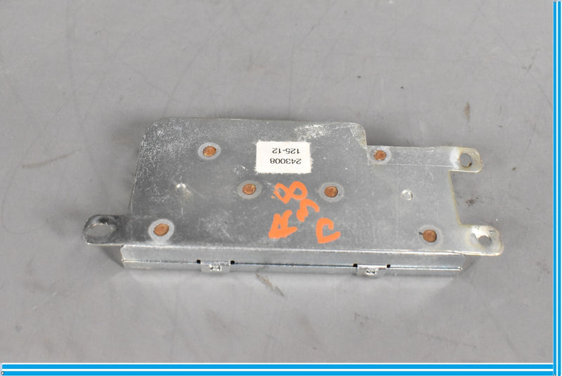 Load image into Gallery viewer, 09-13 Maserati Quattroporte M139 Rear Right Antenna AM/FM Amplifier Module Oem