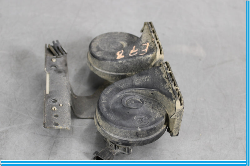 Load image into Gallery viewer, 10-13 Land Range Rover Sport Dual Tone Note Horn Signal Oem