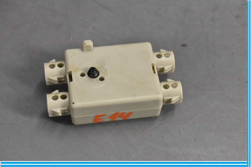 Load image into Gallery viewer, 09-15 BMW 750i 750Li Rear Right Antenna Trap Circuit Module Unit Oem