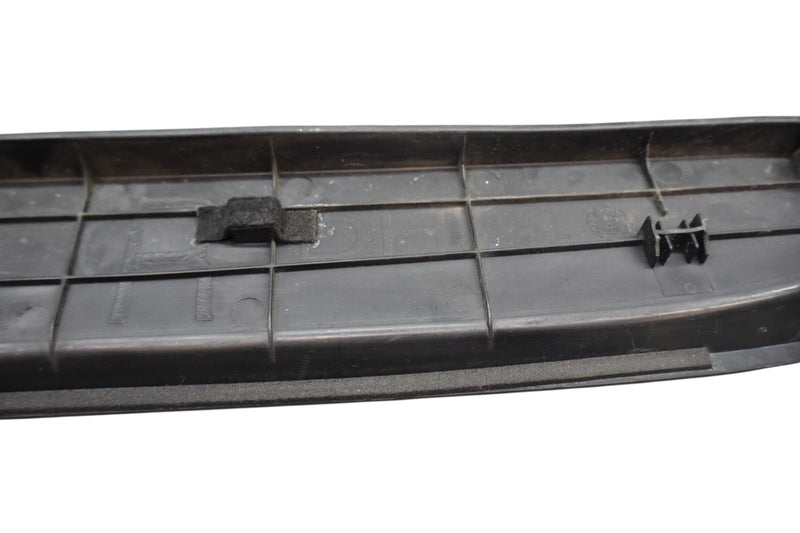 Load image into Gallery viewer, 15-20 Hyundai Genesis Front Right Side Fender Seal Trim Ledge Cover Oem