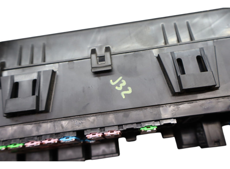 Load image into Gallery viewer, 14-17 Maserati Ghibli Rear Power Distribution Fuse Relay Box 670109664 Oem