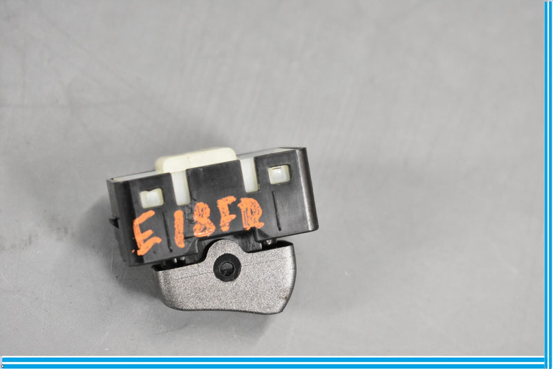 Load image into Gallery viewer, 07-12 Lexus LS460 Front Right Side Seatbelt Seat Belt Height Adjust Switch Oem