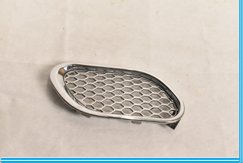 Load image into Gallery viewer, 03-12 Maserati Quattroporte Front Left Driver Fender Grille Air Vent Trim Oem