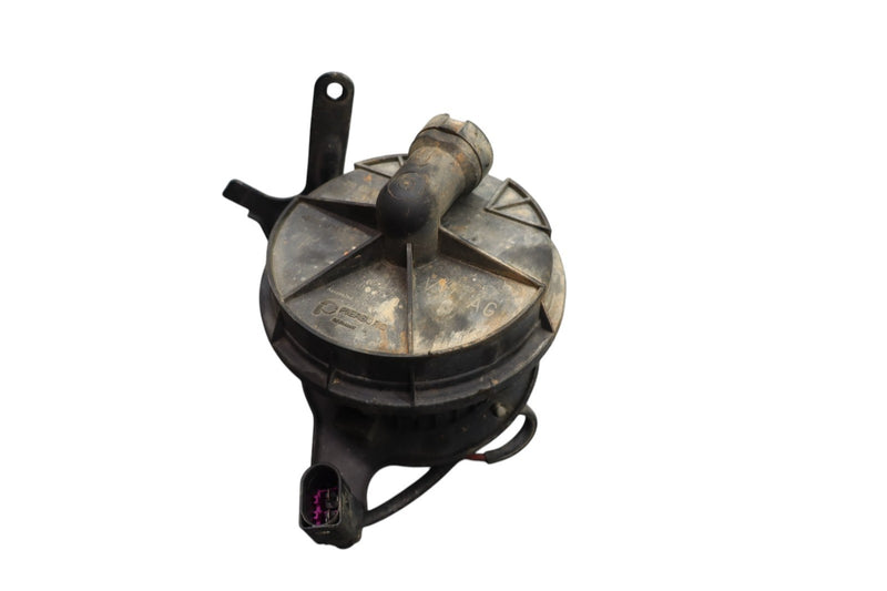 Load image into Gallery viewer, 1999-2012 Audi A4 A6 A7 A8 Quattro Q7 Engine Air Injection Pump & Hose Oem