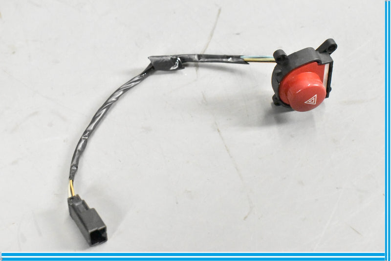 Load image into Gallery viewer, 09-13 Maserati Quattroporte M139 Emergency Flasher Hazard Control Switch Oem