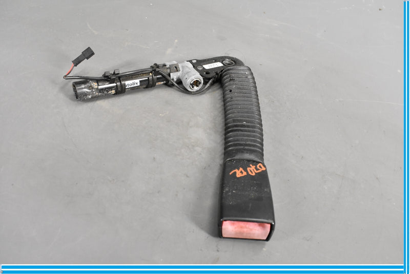 Load image into Gallery viewer, 09-15 BMW 750I 750LI F01 F02 Front Right Seatbelt Seat Belt Buckle Tensioner Oem