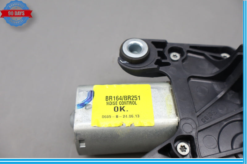 Load image into Gallery viewer, 06-19 Mercedes X164 GL550 ML63 AMG Rear Glass Windshield Wiper Motor Oem