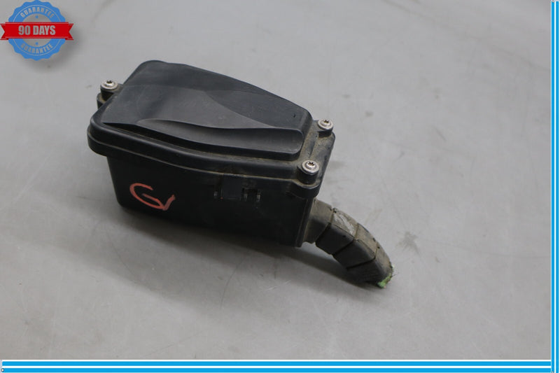 Load image into Gallery viewer, 10-16 Porsche Panamera 970 Engine Compartment Fuse Box W/ Cover Oem