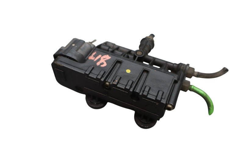 Load image into Gallery viewer, 06-13 Land Rover Range Rover Sport Air Suspension Valve Block EAS Oem