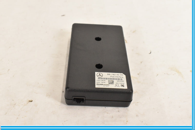 Load image into Gallery viewer, 2007 - 2013 MERCEDES CL S CLASS - iPOD INTERFACE CONTROL MODULE B67824245 OEM