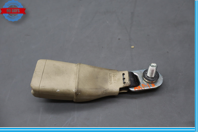 Load image into Gallery viewer, 07-12 Lexus LS460 Rear Right Passenger Side Center Seat Belt Buckle 1046971 Oem