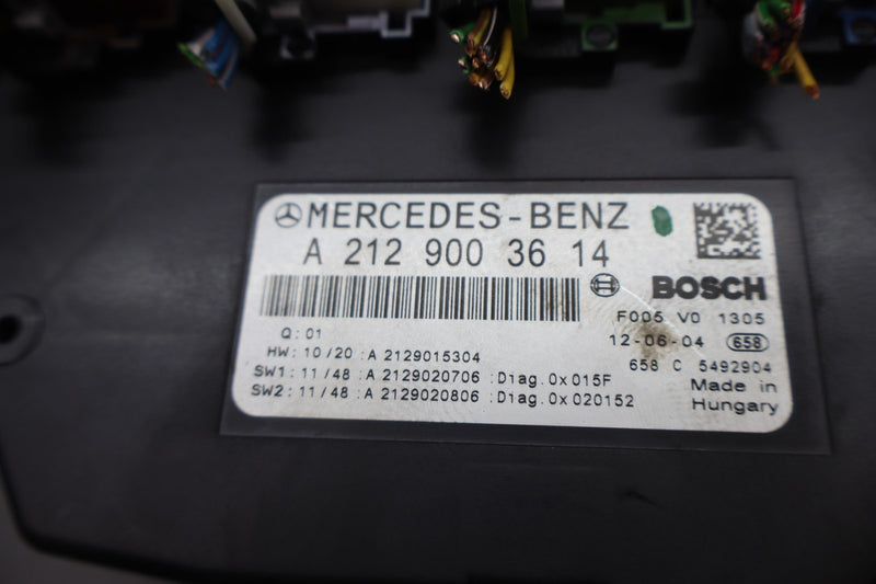 Load image into Gallery viewer, 10-16 Mercedes W212 E350 E550 CLS550 Front SAM Module Relay Fuse Box Oem