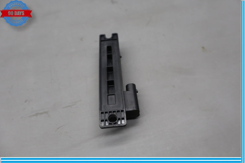 Load image into Gallery viewer, 10-15 Jaguar XJL XJ X351 Keyless Entry Smart Key Antenna Module Oem