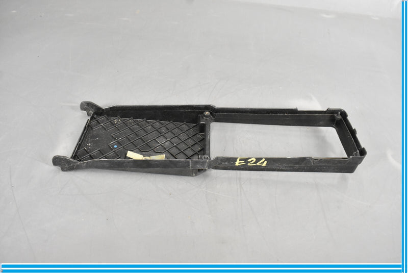 Load image into Gallery viewer, 90-02 Mercedes SL320 SL500 R129 Front Fuse Box Trim Cover Oem