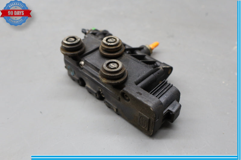 Load image into Gallery viewer, 05-16 Land Rover Range Rover Sport Air Suspension Valve Block Airmatic Oem